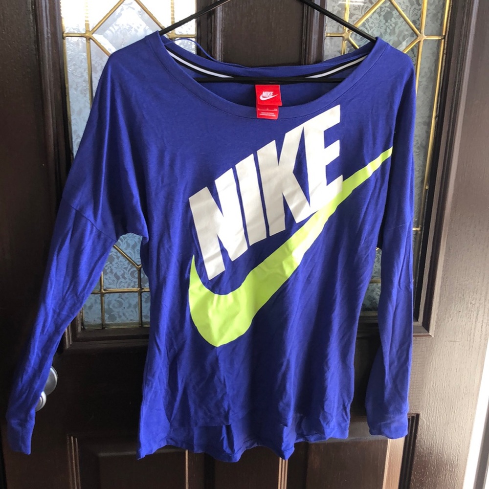 Nike workout top